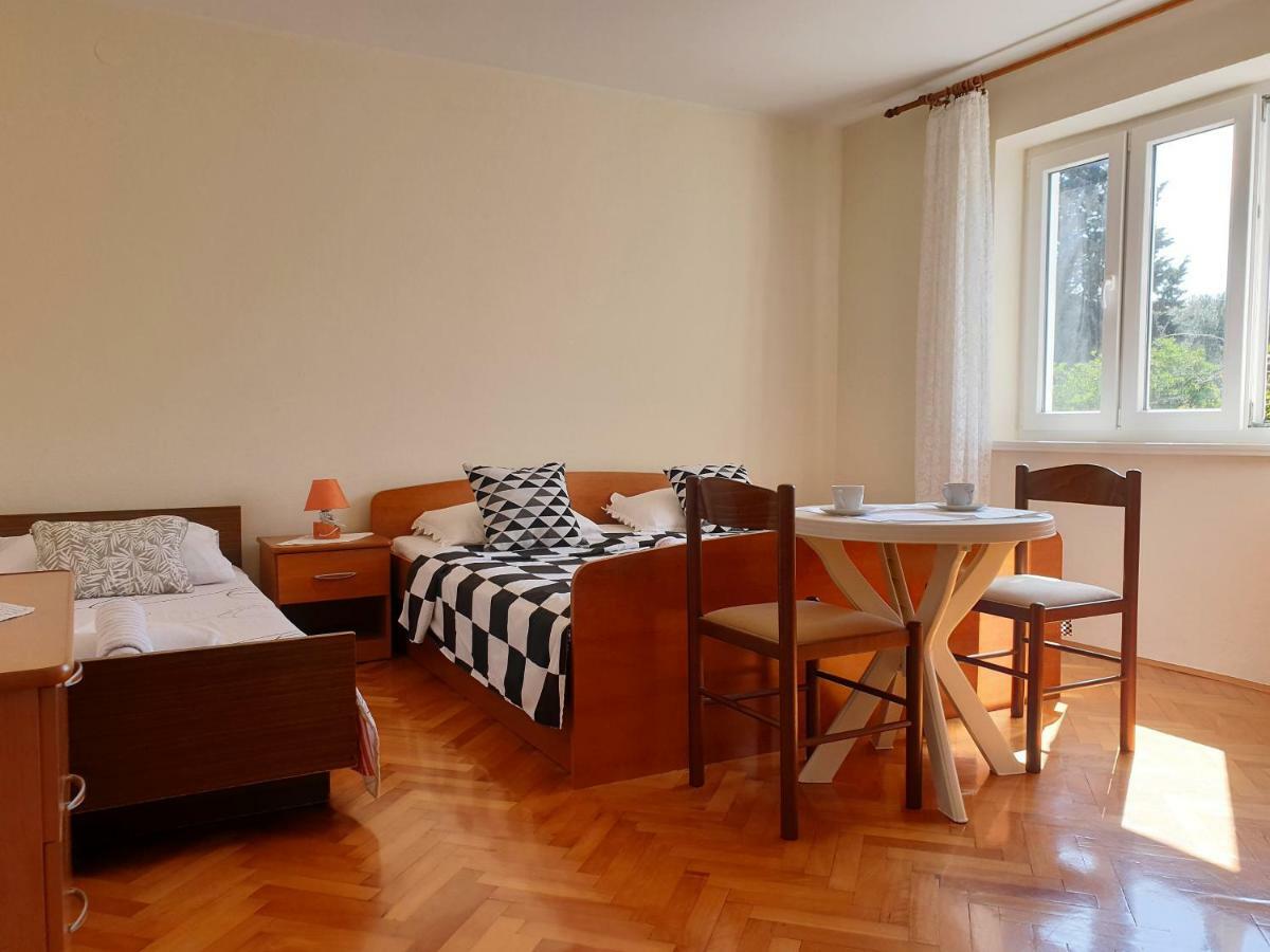 Guest House Miro Novalja Kültér fotó